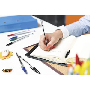 BIC Cristal Original Ecriture Stylos-Bille Pointe Moyenne (1,0 mm) - Design Fonctionnel - Couleur Verte, Boîte de 50